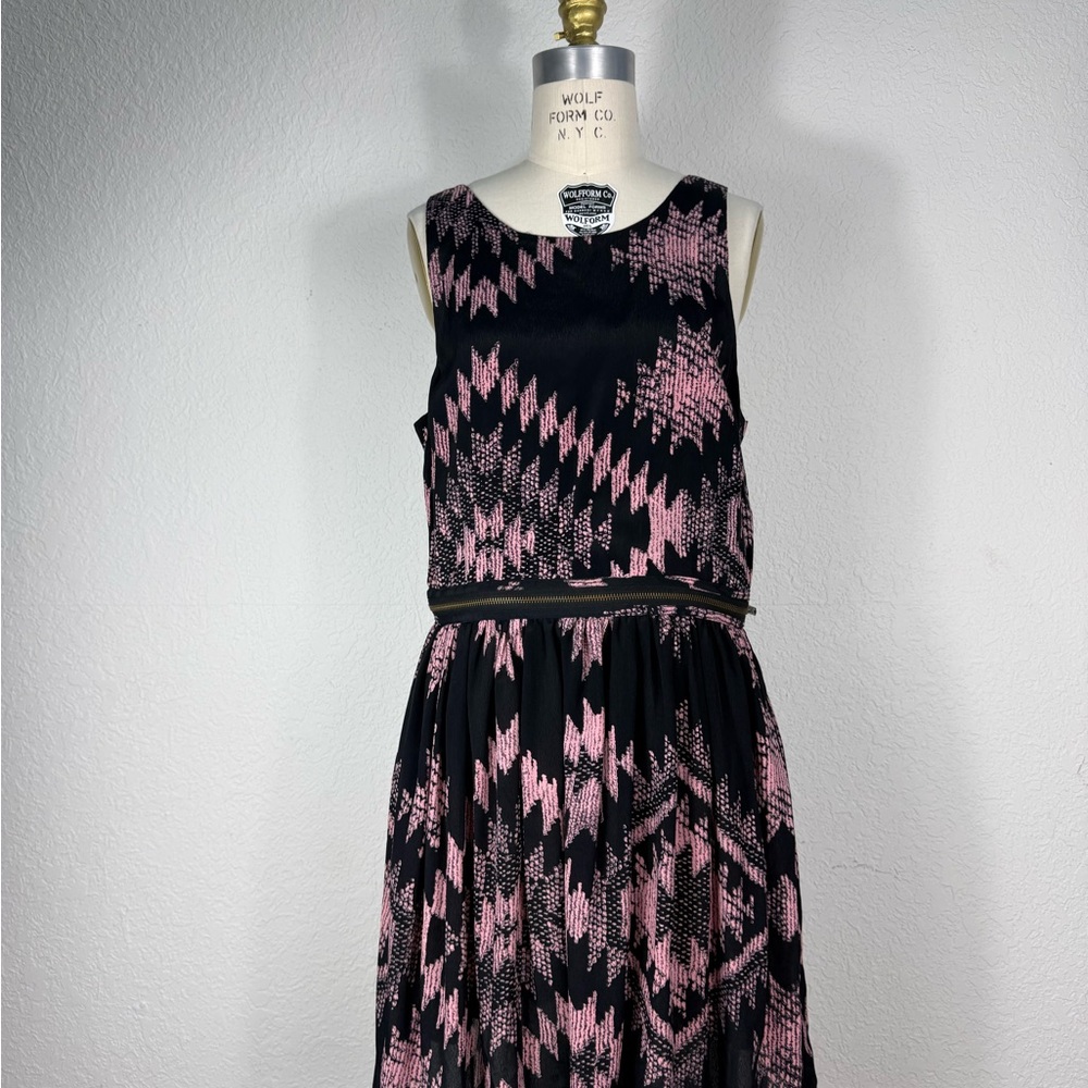 Topshop Black and Pink Mini Dress with perfect ‘bra coverage’ perfect condition